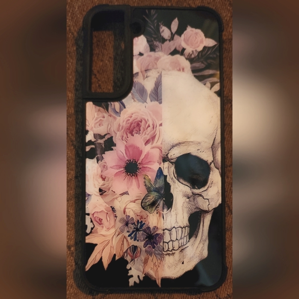 💀🌸Floral Skull Design Phone Case - Black (NWOT)